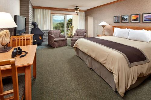 Cavalier Oceanfront Resort Room Type - Superior King Room
