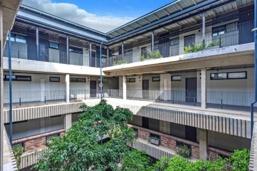 The Lineal 421 - Smart 1BR Apartment Sandton CBD Pool & WiFi in Sandton