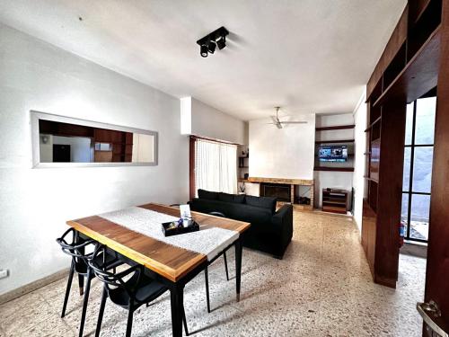 Casa amplia, céntrica y con garage en Junin, BA