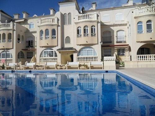 APARTMENT, BEACH FRONT COMPLEX ,ROOF-TERRACE UK Tv