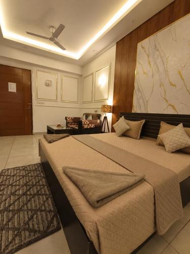 Darshana Studios - Fully Furnished, Noida