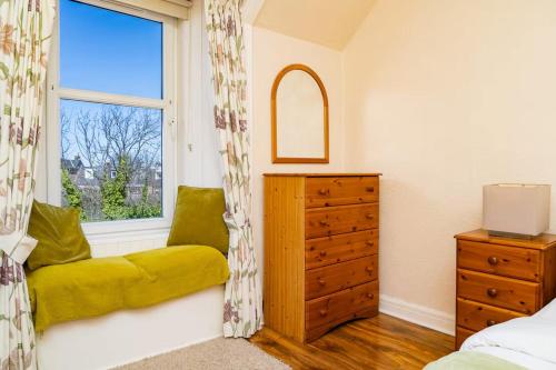 Spacious 4 Bed Victorian House Near Beach Free Private Parking in Portobello