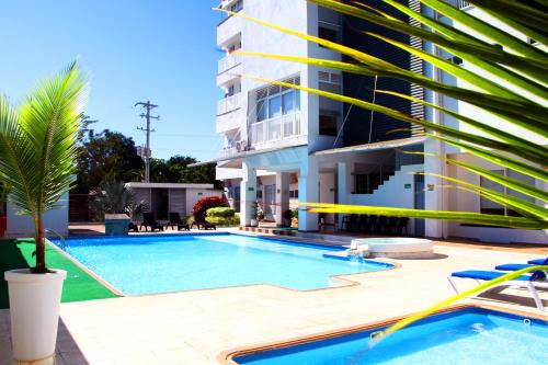 Peldbaseins, Hotel Anamela in Maní