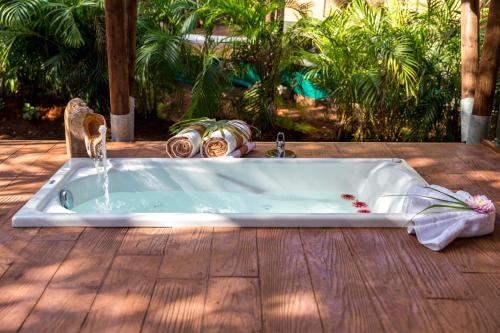 Serenity Authentic Glamping Tulum