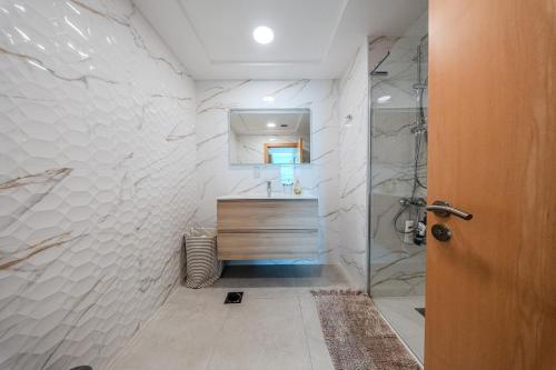 Apartment with Sea View on the Palm - image 11