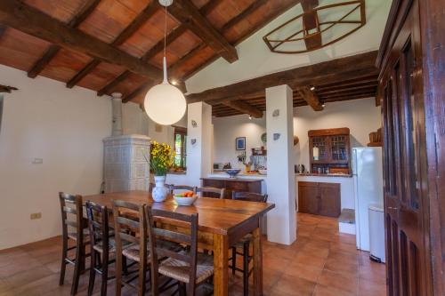 Létesítmények, Villa Corvino by MMega in Pierle