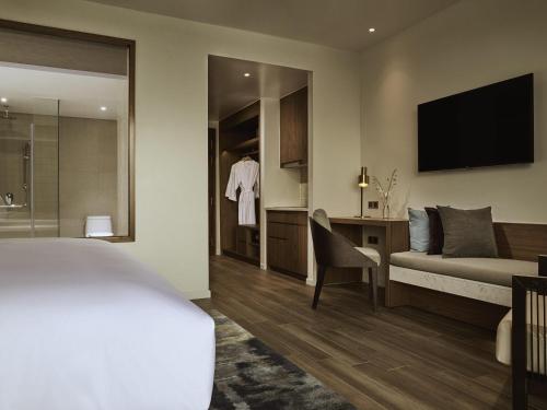 room detail thumbnail 1