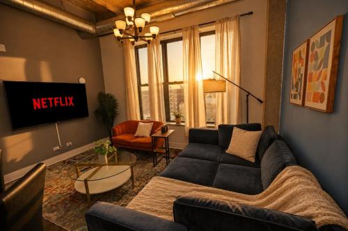 Mccormick Place Modern 2br Loft In Downtown Chicago Michigan Avenue With Optional Parking Near Soldi - Chicago, IL