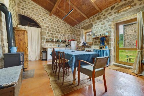 Gite Granit - hameau ardéchois (Gite Granit - hameau ardechois) in Gluiras