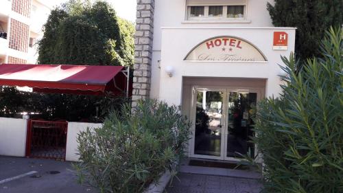 Hotel les Troenes - 출입구