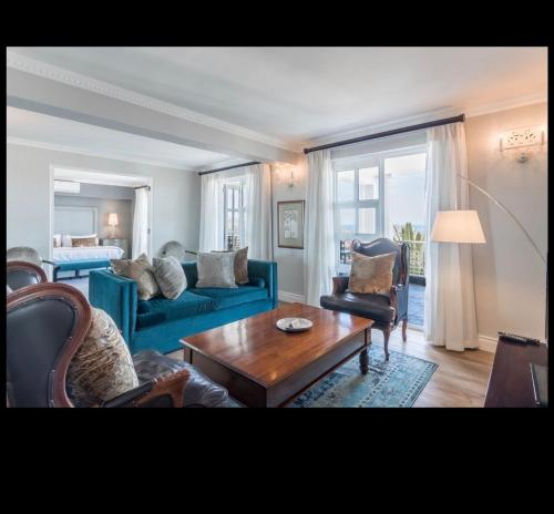 Luxurious Accessible Apartment with Stunning Views in Cape Town - main image