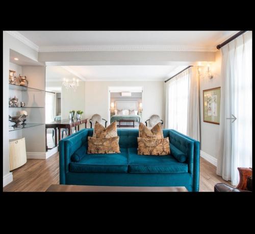Luxurious Accessible Apartment with Stunning Views in Cape Town - image 5