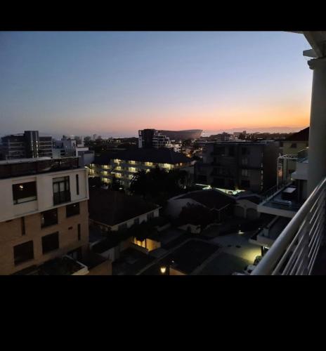 Luxurious Accessible Apartment with Stunning Views in Cape Town - image 3