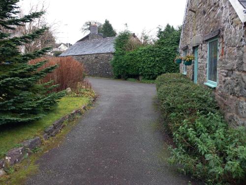 Yr Hen Efail - Quirky Old Smithy cottage near forest walks, cycling & lakes in Llangadfan
