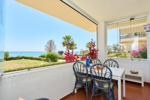 Seafront Garden and Sea views