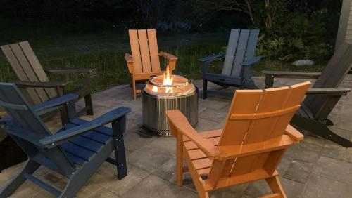 Bluebird Cottage - Three Min to Sugarbush Resort - image 7