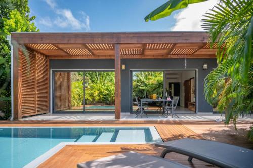 Villa Remeitch 2 Bedrooms Private Pool & Sauna – khách sạn tại Dubedou