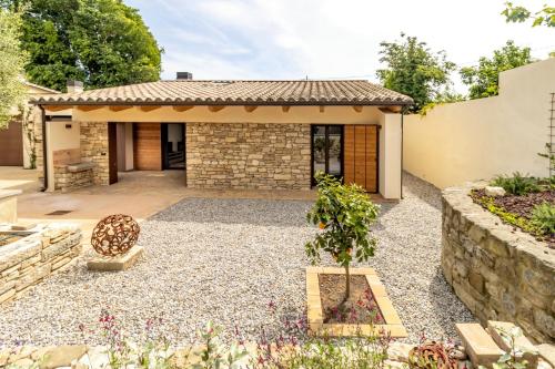 Casa Romaní– Alojamiento acogedor (Casa Romani– Alojamiento acogedor) in Camos
