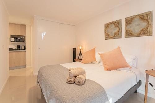 Cozy City Stay in Downtown Santiago for 2
