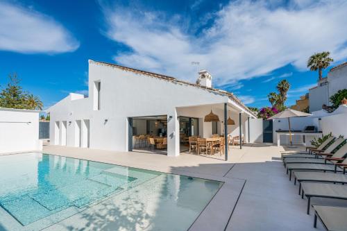 Beachside Villa 8 Ensuite 2 Private Pools