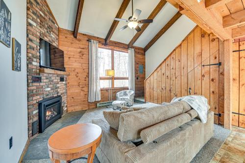 Woodland Views: Romantic Hudson Valley Hideaway in Greenville Center (NY)