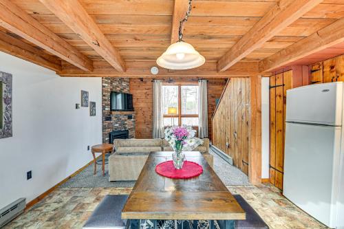 Woodland Views: Romantic Hudson Valley Hideaway in Greenville Center (NY)
