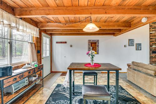 Woodland Views: Romantic Hudson Valley Hideaway in Greenville Center (NY)