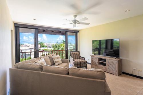 Browne's 3C - 2-bedroom Condo in Hastings Barbados in Marine Gardens