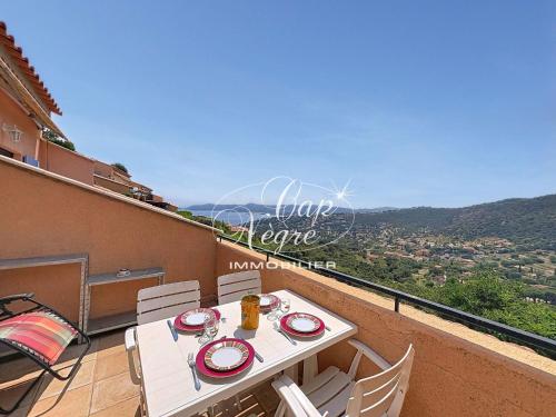 Mazet T2 duplex avec balcon vue mer pour 4 personnes à St Clair Le Lavandou