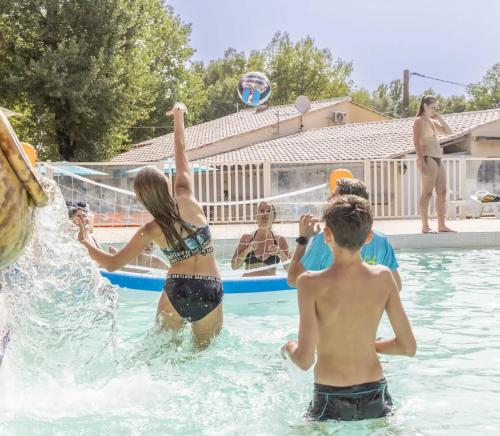 Camping 4 étoiles - Parc aquatique - ccbfhi0 (Camping 4 etoiles - Parc aquatique - ccbfhi0) in Boisset-et-Gaujac