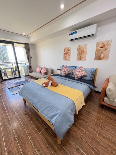 Sy Bay Suites near DFA MOA T3 Okada NAIA Airport in Parañaque