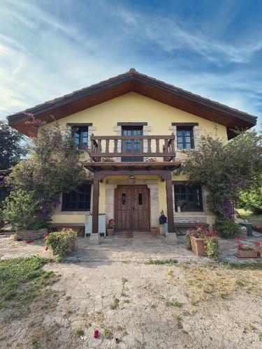 Casa Val de Vida - Guesthouse with big garden in La Cavada