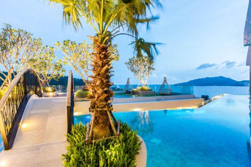 Crest Resort and Pool Villas