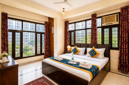 Stay Blessed Ganga View Apartments - 3BHK & 1BHK, Tapovan, near Ganga and Laxman Jhula Rishikesh - Rishikesh