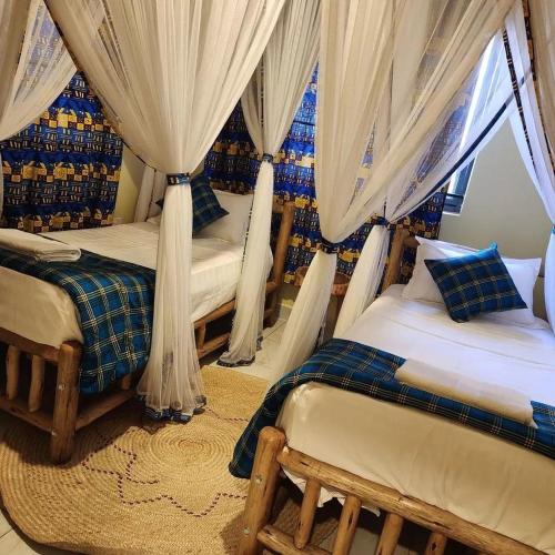 M- NET LUXURIOUS HOTEL KAGADi in Kyenjojo