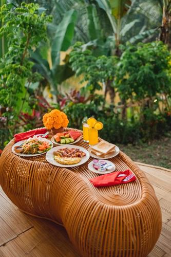 Mantra Bamboo Retreat Near Sidemen in Sidemen