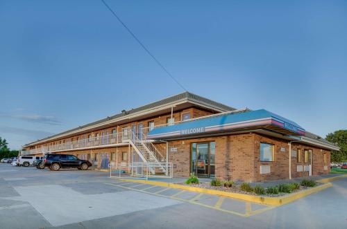 Motel 6-Salina, KS