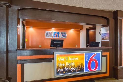 Motel 6 Crossroads Mall-Waterloo-Cedar Falls