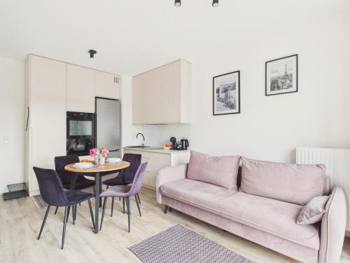 Metro Szwedzka Apartment AC & Parking by Solarento – khách sạn tại Targowek