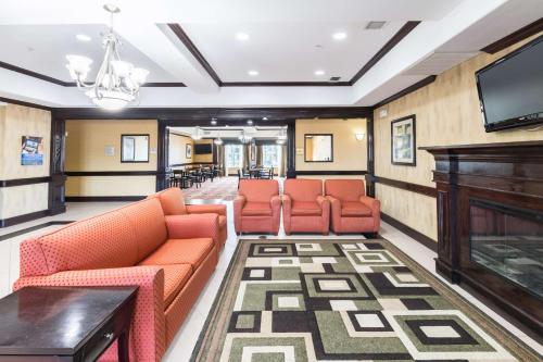 Motel 6-Joshua TX - image 8