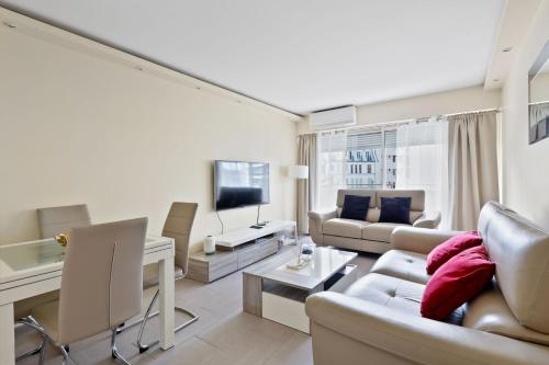 Appartement climatise Balcon Vue Tour Eiffel
