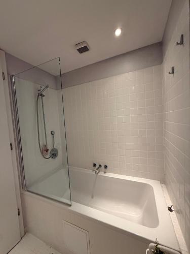 화장실, Yoo Bulgaria Apartment D105 in 옵져