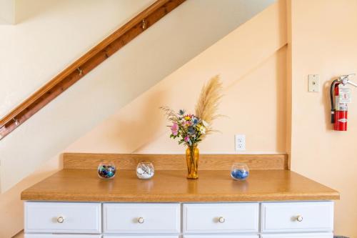 2 bedrooms, 5 beds