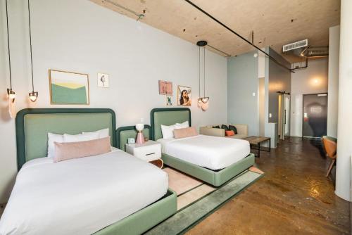 2 double beds