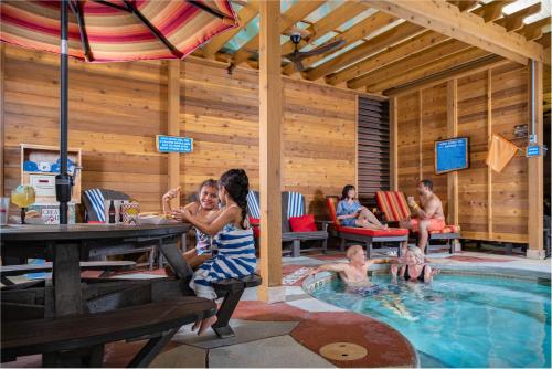 ウォーターパーク, グレイト ウルフ ロッジ ナイアガラ フォールズ (Great Wolf Lodge - Niagara Falls) in ナイアガラ フォールズ（ON）