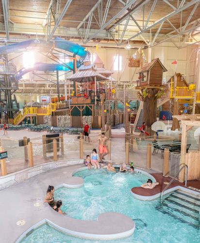 ジェットバス, グレイト ウルフ ロッジ ナイアガラ フォールズ (Great Wolf Lodge - Niagara Falls) in ナイアガラ フォールズ（ON）