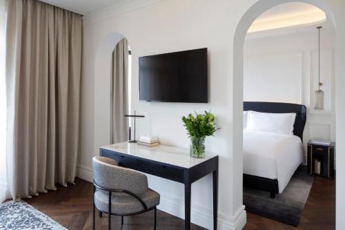 room detail thumbnail 1