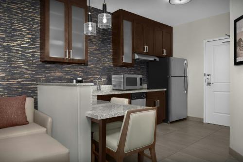 Residence Inn by Marriott Richmond Downtown - image 12
