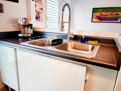 Iekārtas, Luquillo Beach Escape - Where Paradise Feels Like Home - Steps To The Beach! in Lukvillo