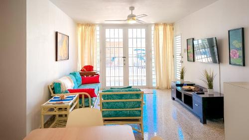 Iekārtas, Luquillo Beach Escape - Where Paradise Feels Like Home - Steps To The Beach! in Lukvillo